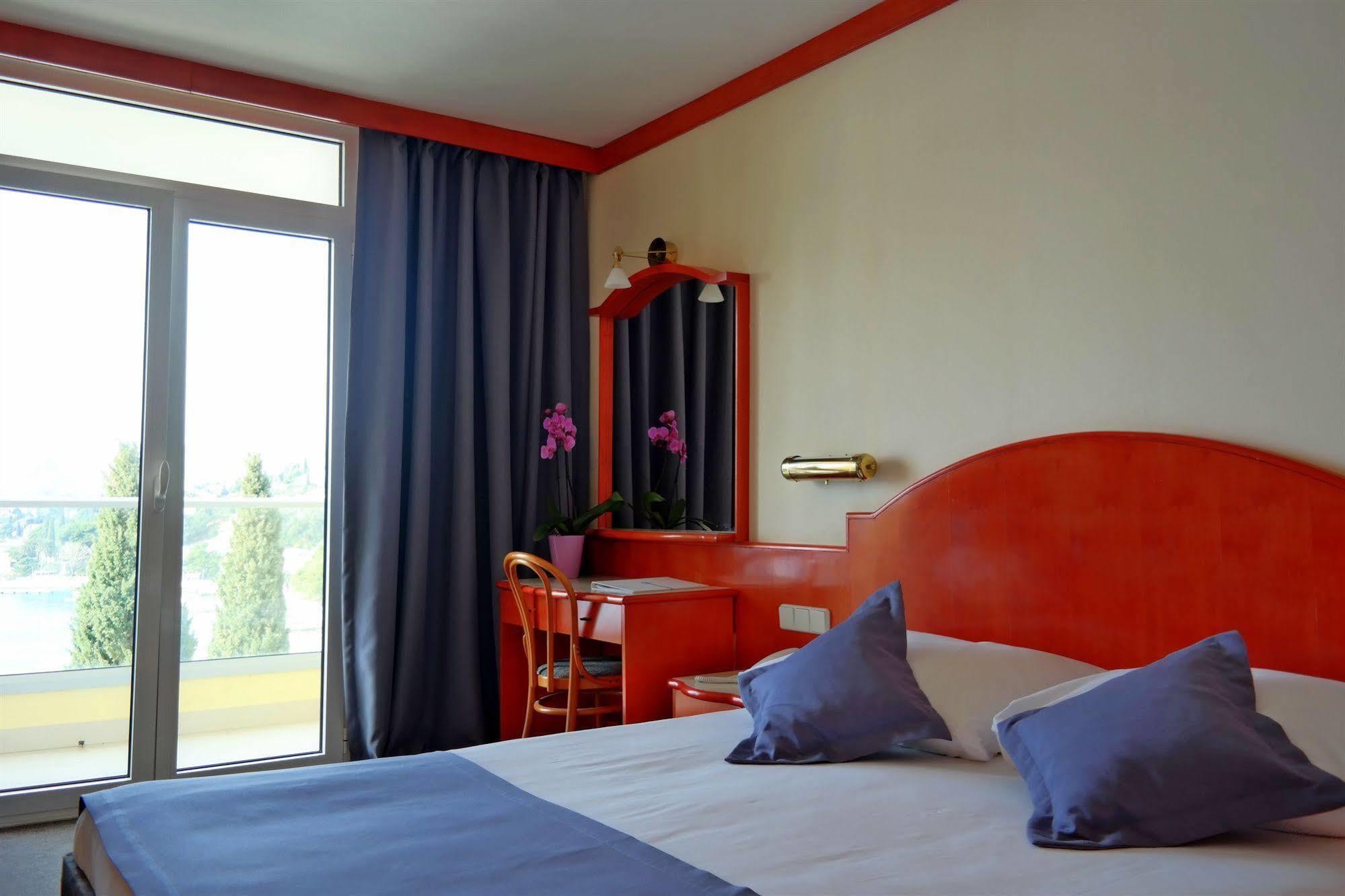 Astarea 2 Hotel Mlini Exterior photo